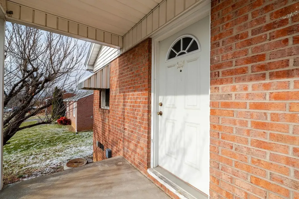 179 3rd Street Broadway VA 22815