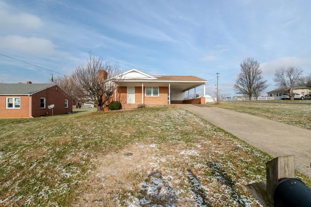 179 3rd Street Broadway VA 22815