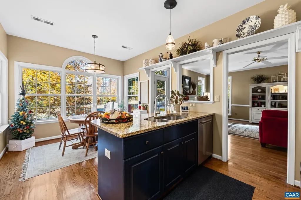 2876 Stratford Glen Way Charlottesville VA 22911