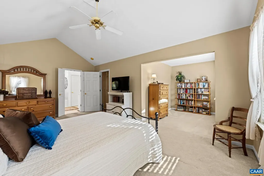 2876 Stratford Glen Way Charlottesville VA 22911