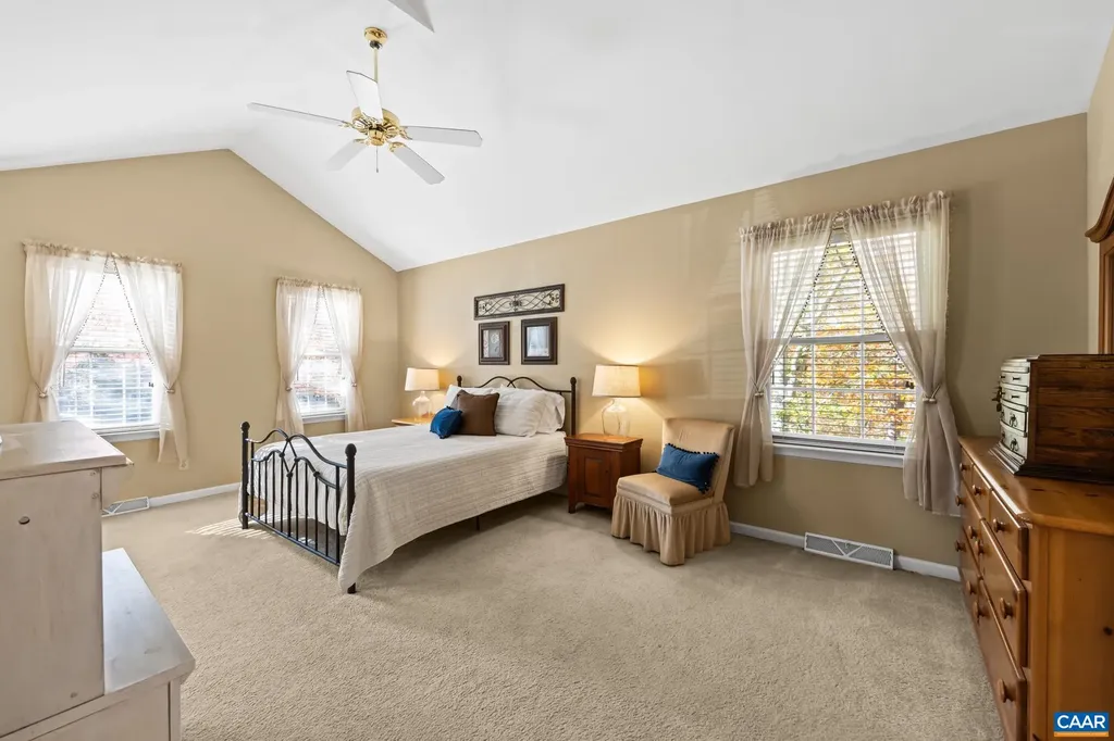 2876 Stratford Glen Way Charlottesville VA 22911