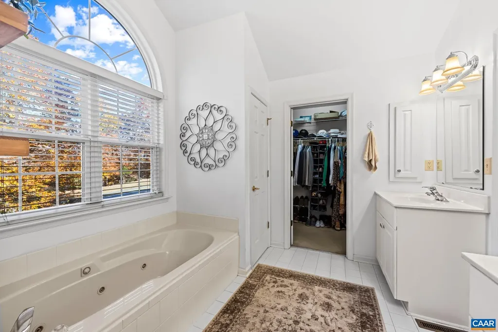 2876 Stratford Glen Way Charlottesville VA 22911