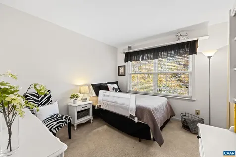 2876 Stratford Glen Way Charlottesville VA 22911