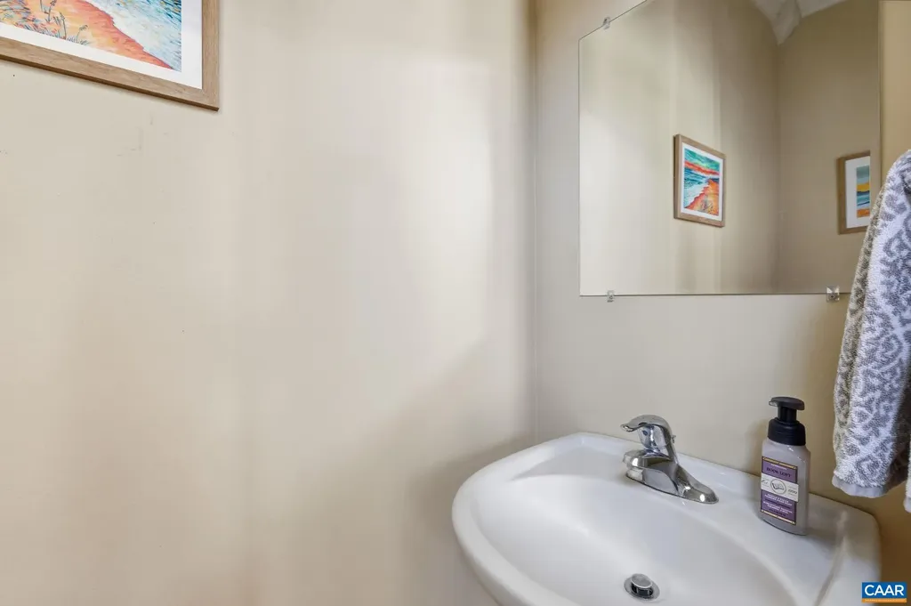 22 Villa Avenue Zion Crossroads VA 22942