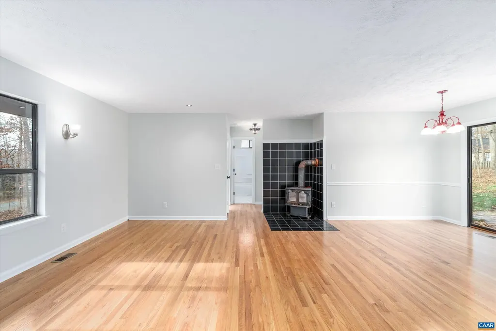 23 Stonewall Road Palmyra VA 22963