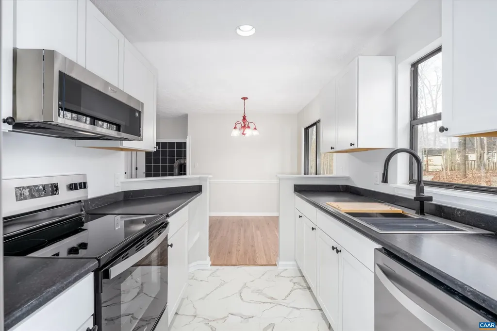 23 Stonewall Road Palmyra VA 22963