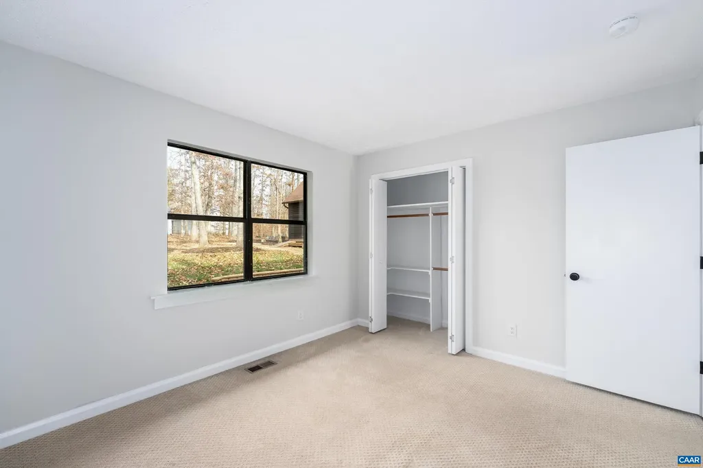 23 Stonewall Road Palmyra VA 22963