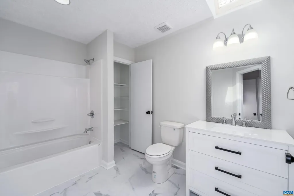 23 Stonewall Road Palmyra VA 22963