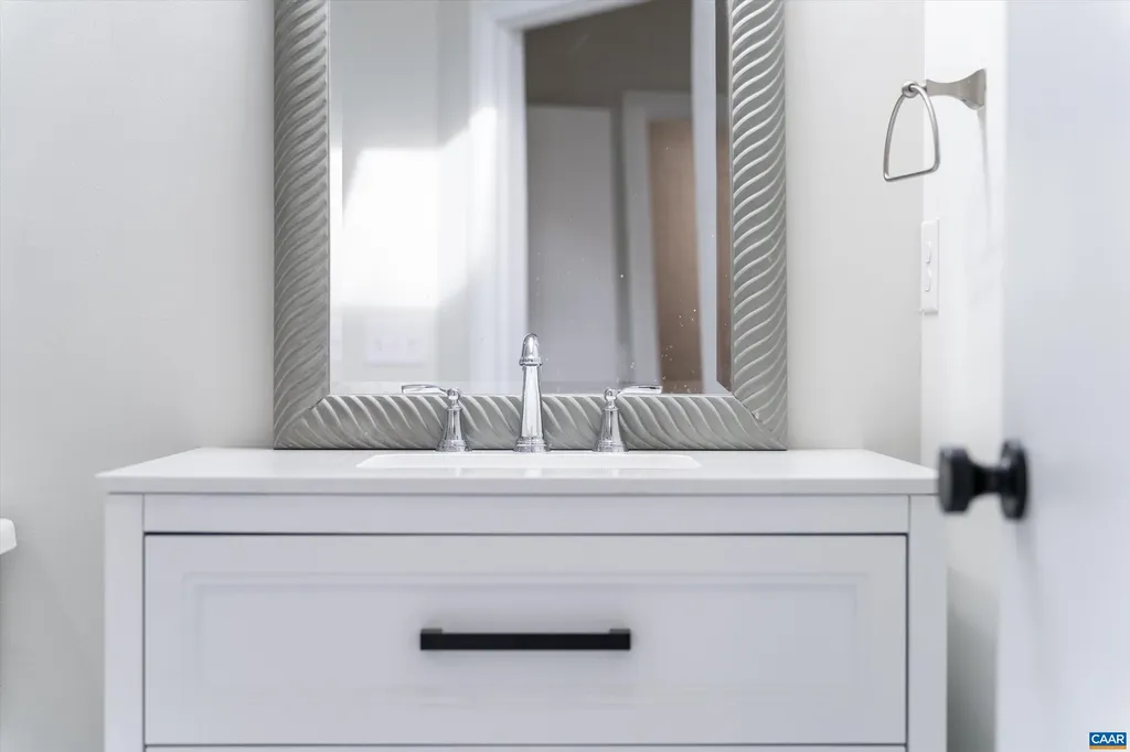 23 Stonewall Road Palmyra VA 22963