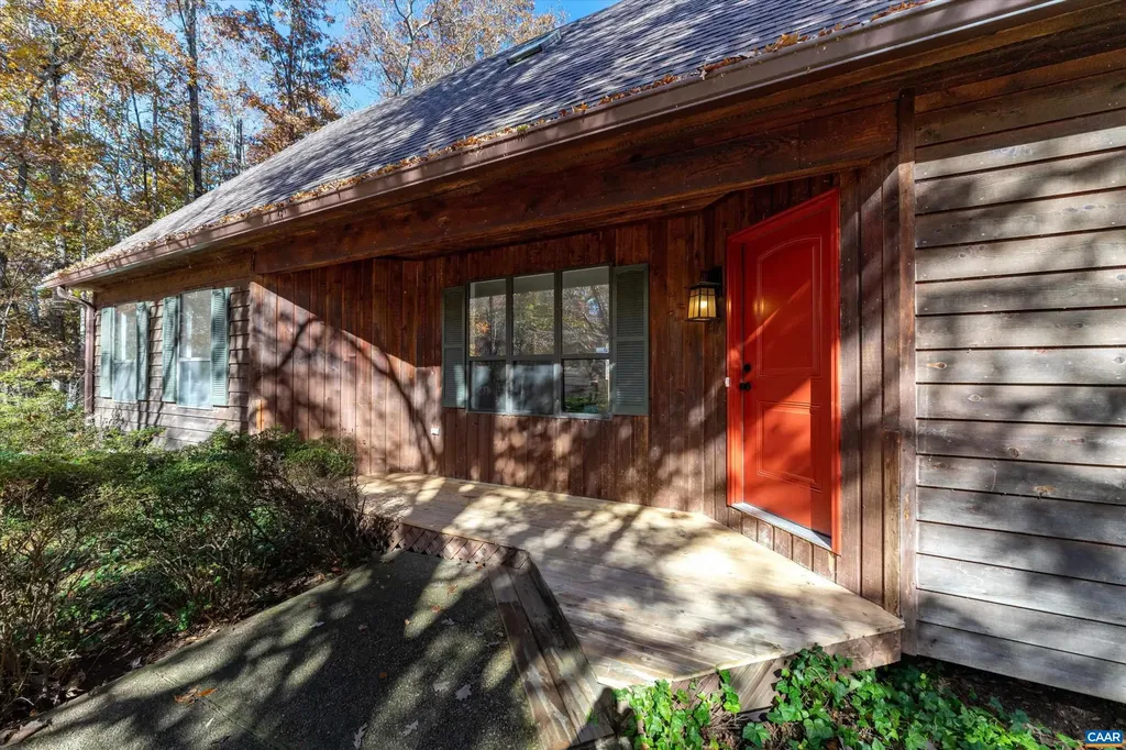 23 Stonewall Road Palmyra VA 22963