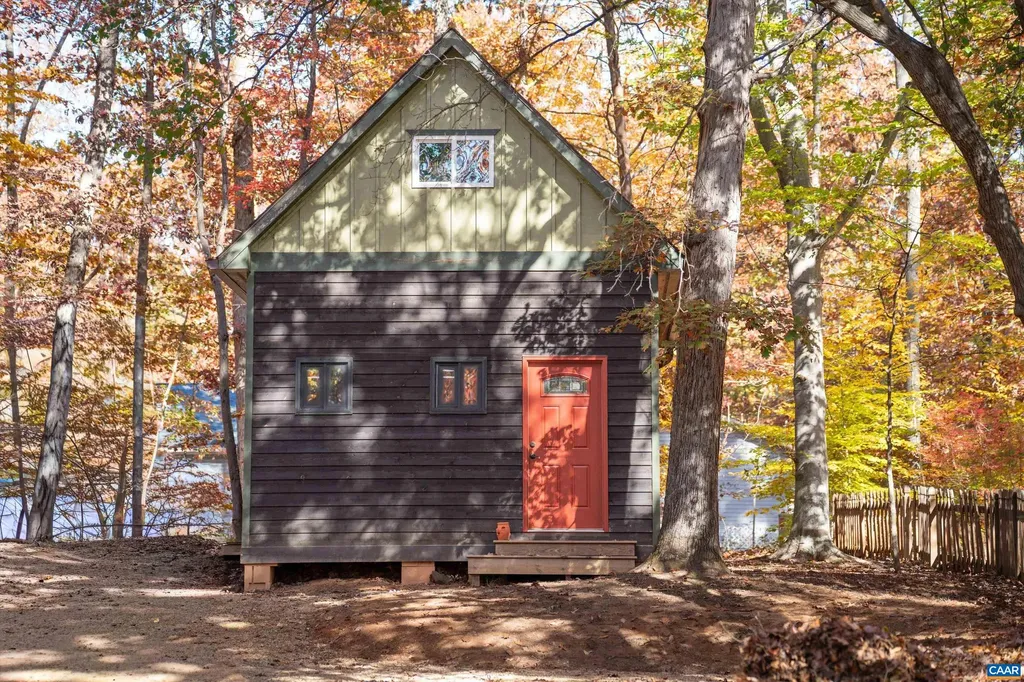 23 Stonewall Road Palmyra VA 22963