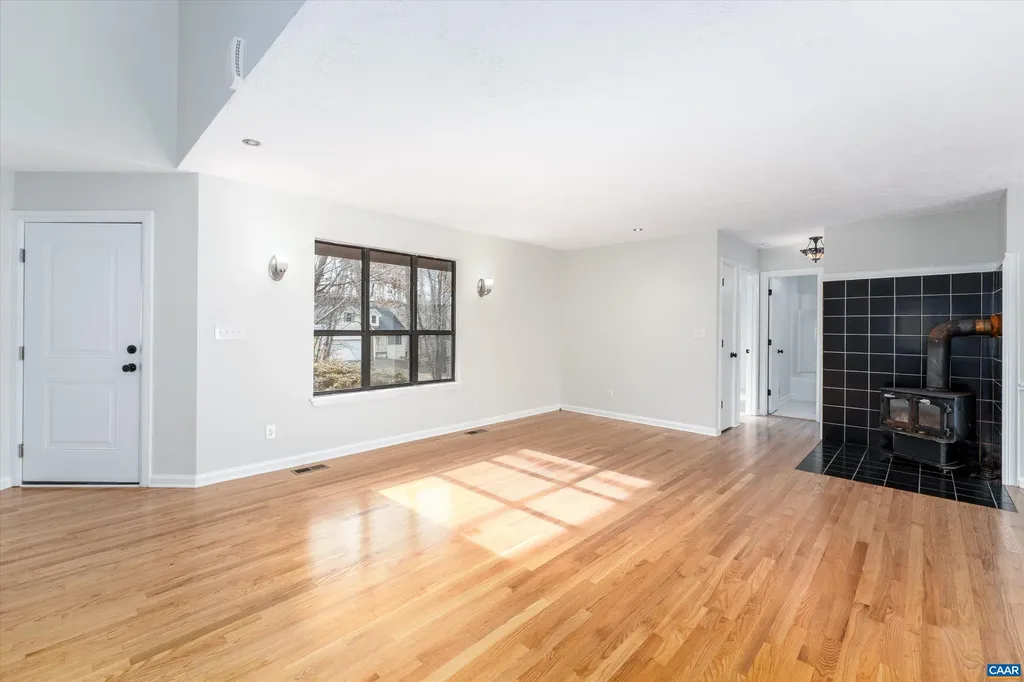 23 Stonewall Road Palmyra VA 22963