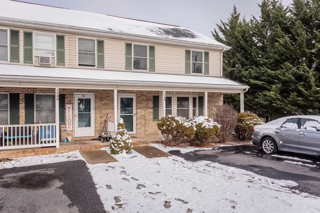 1306 Goldfinch Drive Harrisonburg VA 22802