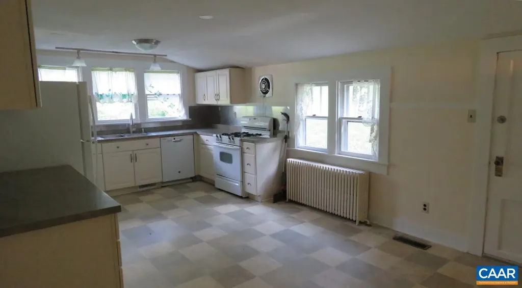 740 Canal Street Scottsville VA 24590