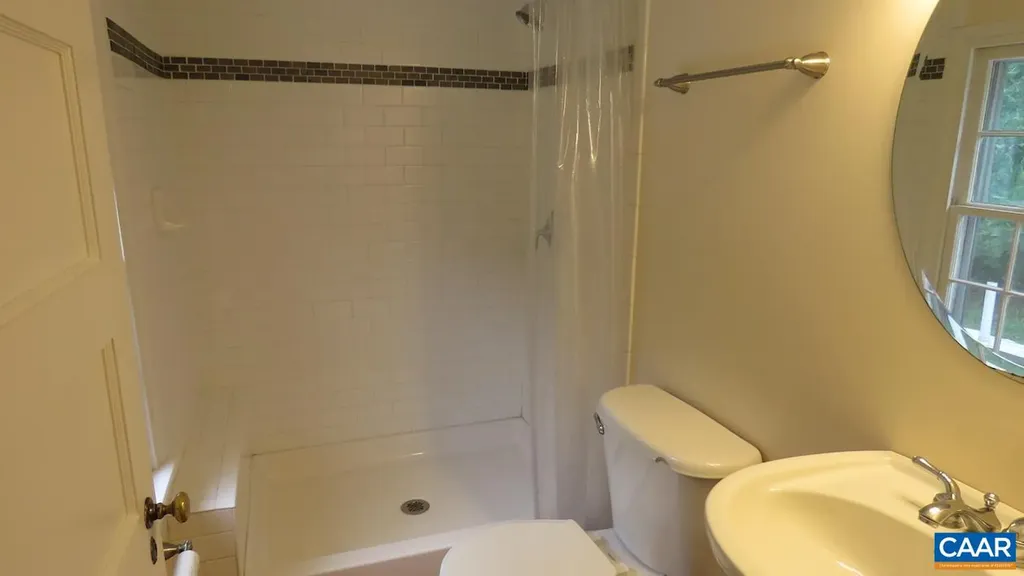 740 Canal Street Scottsville VA 24590