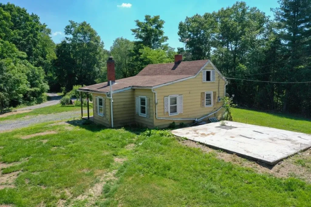 10039 Jess Arey Lane Dayton VA 22821