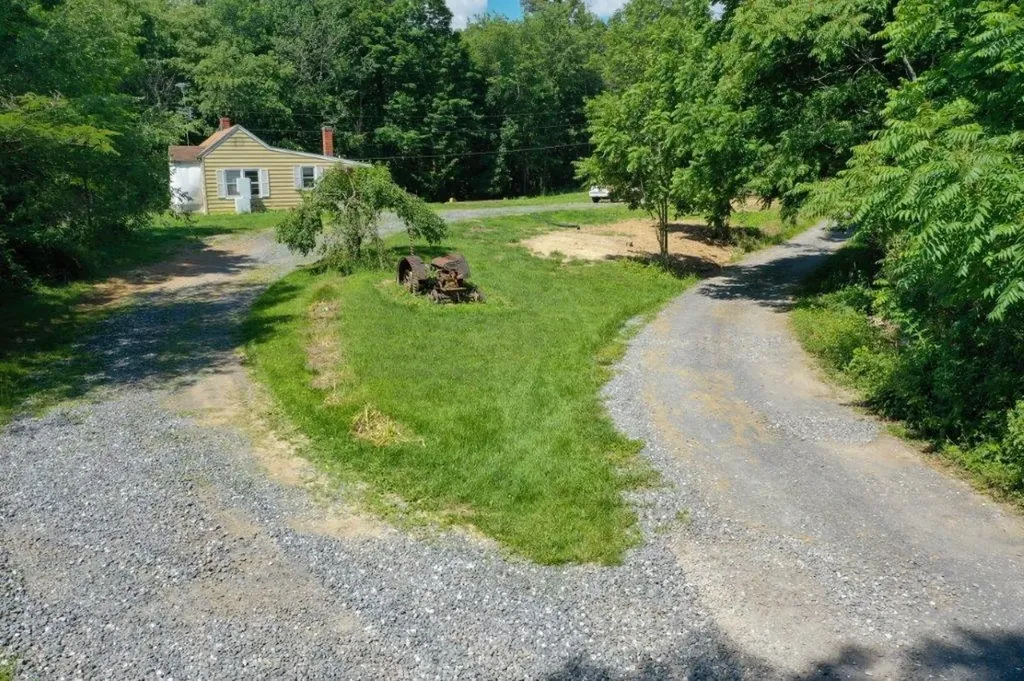 10039 Jess Arey Lane Dayton VA 22821