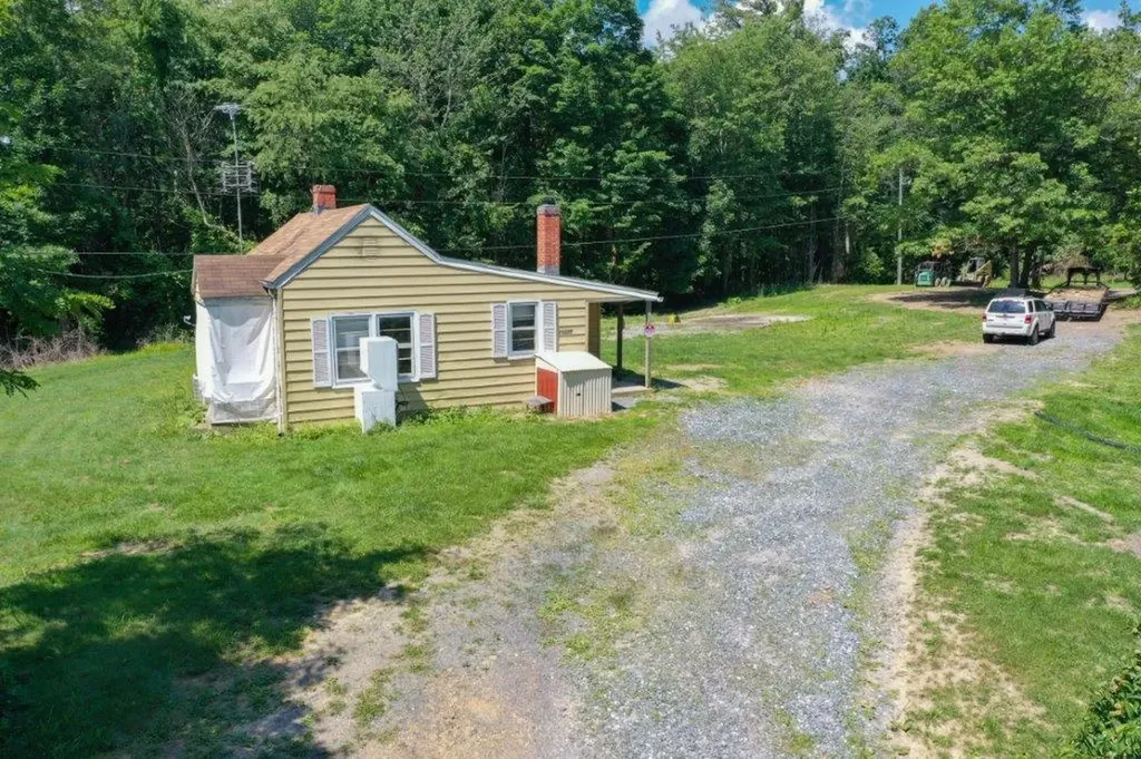 10039 Jess Arey Lane Dayton VA 22821