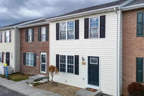 102 Kadies Lane Edinburg VA 22824