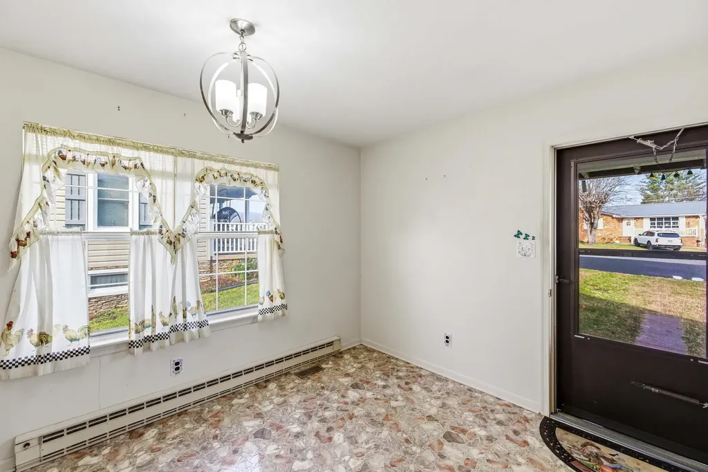 502 Seventh Street Elkton VA 22827