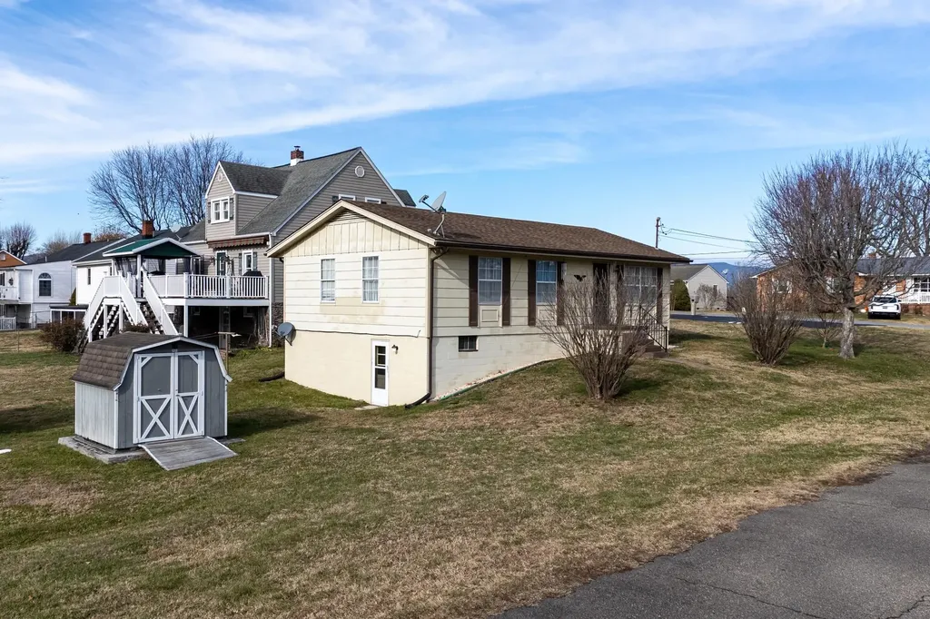 502 Seventh Street Elkton VA 22827