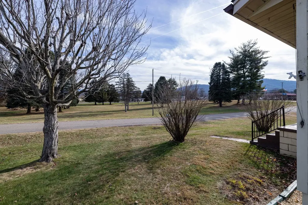 502 Seventh Street Elkton VA 22827