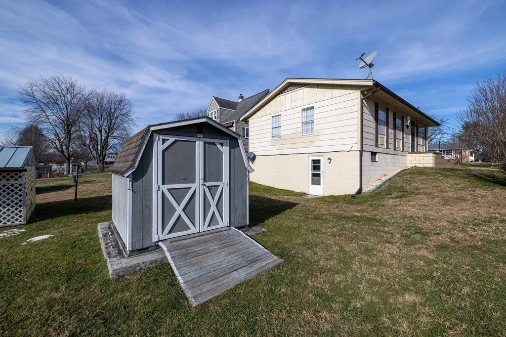 502 Seventh Street Elkton VA 22827