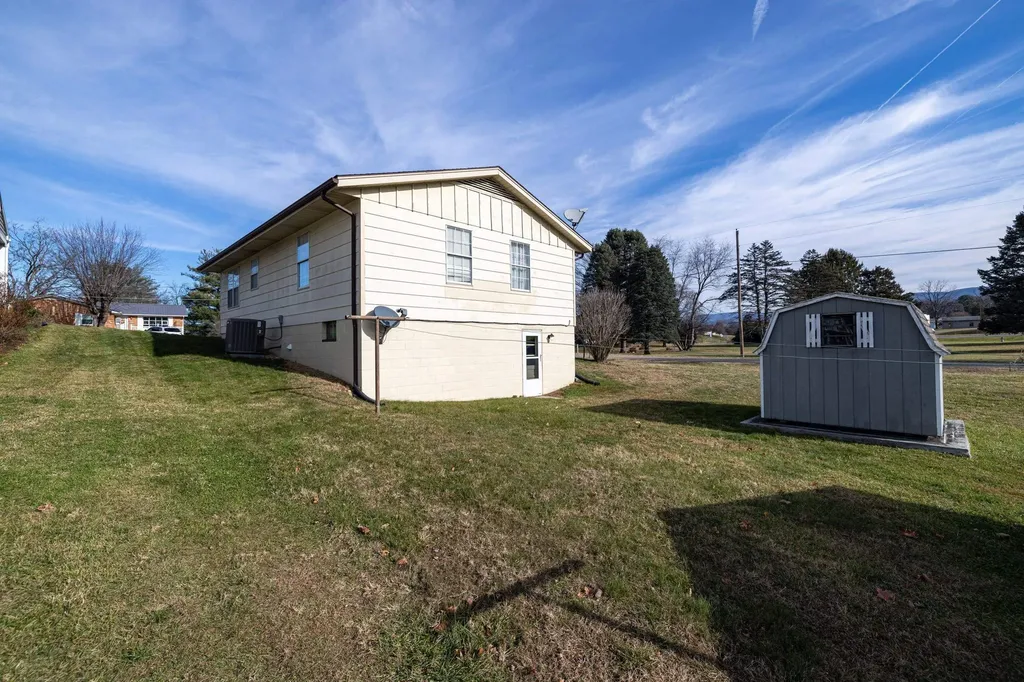 502 Seventh Street Elkton VA 22827