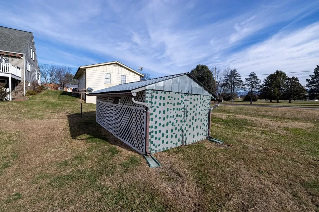 502 Seventh Street Elkton VA 22827