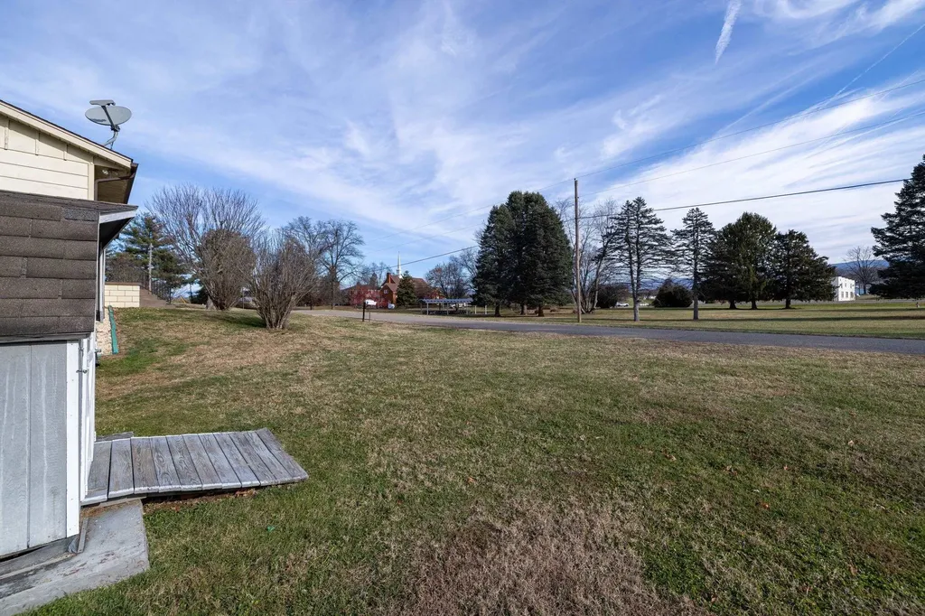 502 Seventh Street Elkton VA 22827