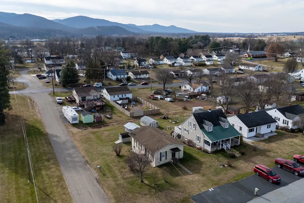 502 Seventh Street Elkton VA 22827