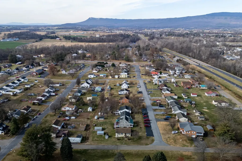 502 Seventh Street Elkton VA 22827