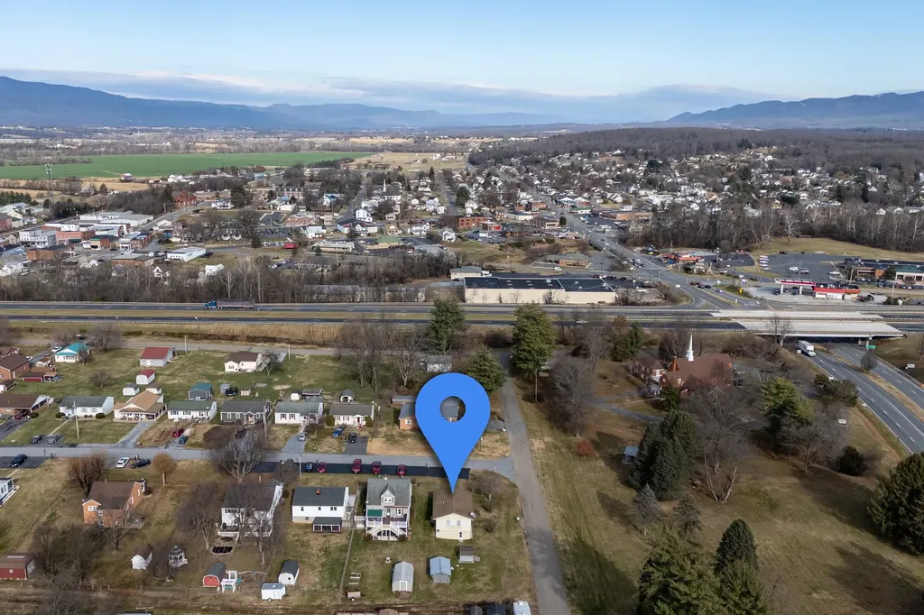 502 Seventh Street Elkton VA 22827