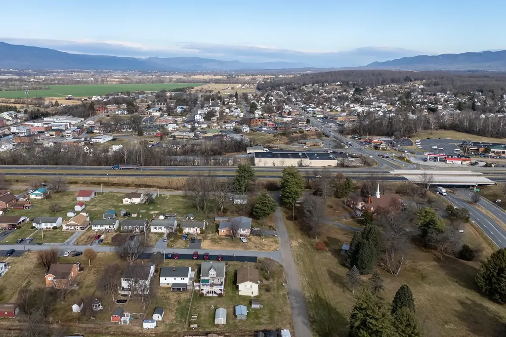 502 Seventh Street Elkton VA 22827