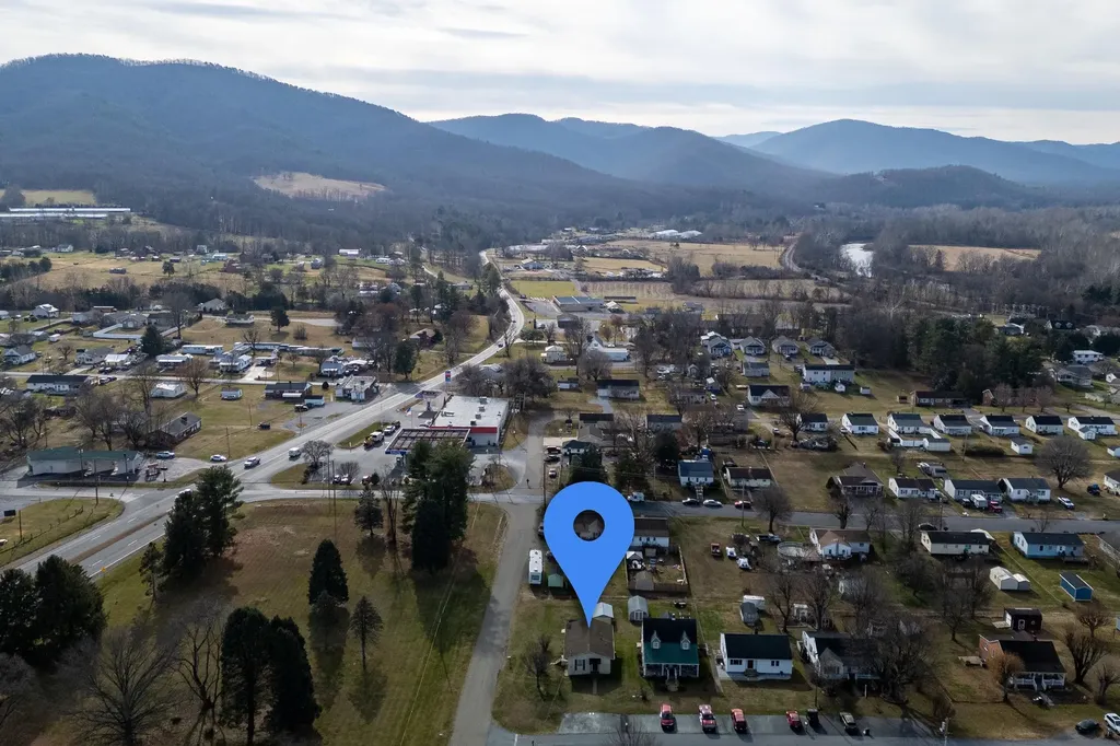 502 Seventh Street Elkton VA 22827