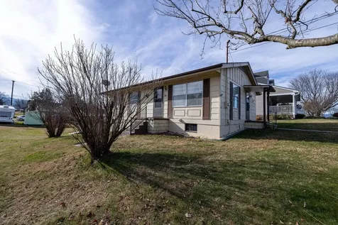 502 Seventh Street Elkton VA 22827