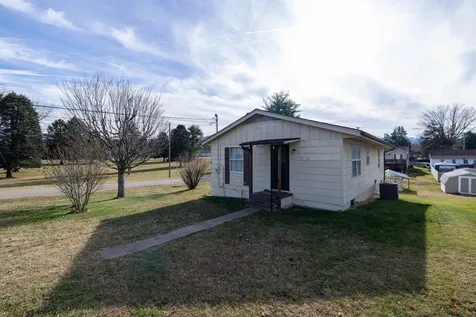 502 Seventh Street Elkton VA 22827