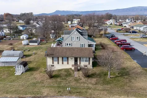 502 Seventh Street Elkton VA 22827