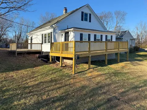 909 Grayson Avenue Waynesboro VA 22980