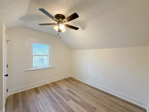 909 Grayson Avenue Waynesboro VA 22980