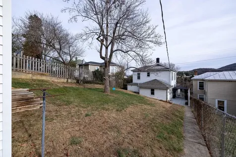 422 Baltimore Avenue Staunton VA 24401
