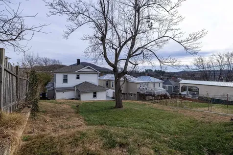 422 Baltimore Avenue Staunton VA 24401