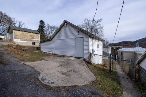 422 Baltimore Avenue Staunton VA 24401