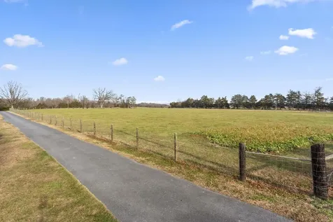 8086 Craun Drive Grottoes VA 24441