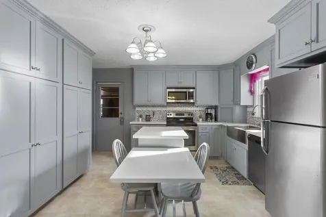 8086 Craun Drive Grottoes VA 24441