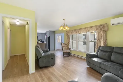 8086 Craun Drive Grottoes VA 24441