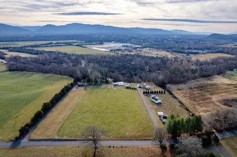 8086 Craun Drive Grottoes VA 24441