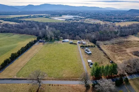 8086 Craun Drive Grottoes VA 24441