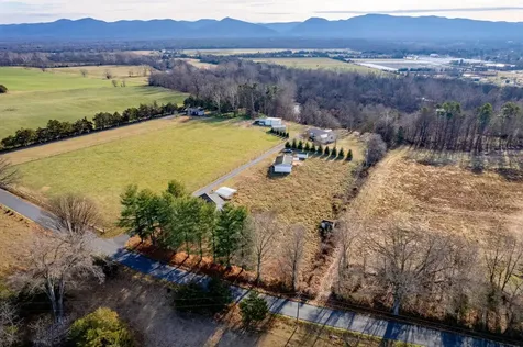8086 Craun Drive Grottoes VA 24441
