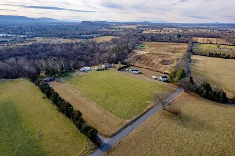 8086 Craun Drive Grottoes VA 24441